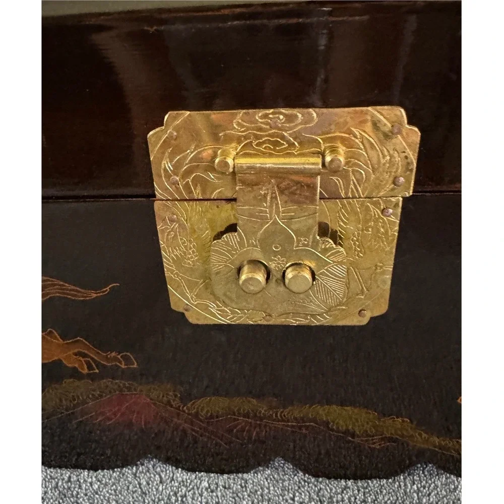 Vintage Japanese Chinese Lacquer Jewelry Box‎ Horse Scene Brass Lock